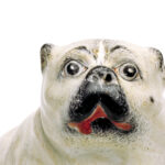 Mops (Detail), Manufaktur Höchst, 1746/50, Fayence, farbig staffiert, GDKE – Direktion Landesmuseum Mainz, Inv.-Nr. M.O. 1